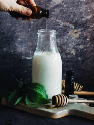 How to make a pH Balanced Homemade Shampoo